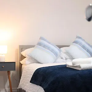 https://spacious-comfortable-3-bedroom-house-free-wifi-free-parking.yorkshirehotels.net