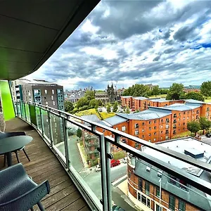 https://stylish-leeds-city-apartment-free-parking-balcony.yorkshirehotels.net
