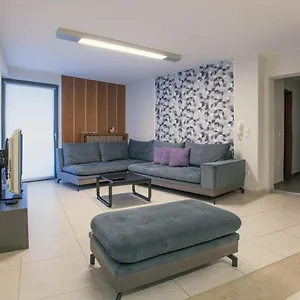 https://great-apt-in-the-center-of-the-city-1.rethymnohotels.net